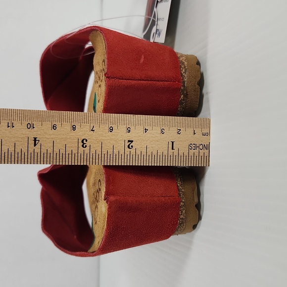 Yokono Made in Spain Red Wedged Sandals 8 - Picture 4 of 12